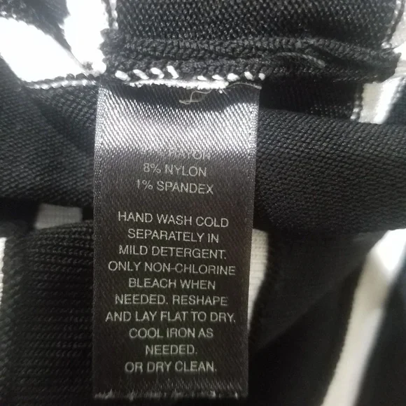 WHBM Women's Black & White Striped Half Sleeve Top - Size Small - Picture 4 of 4